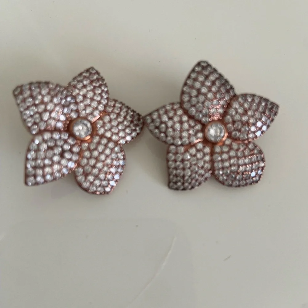 Kate Spade Rose Gold Blooming Pave' Flower Button Stud Earrings WBRUF839